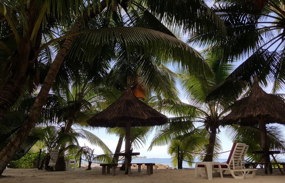 Anse Kerlan Beach Chalets 3*