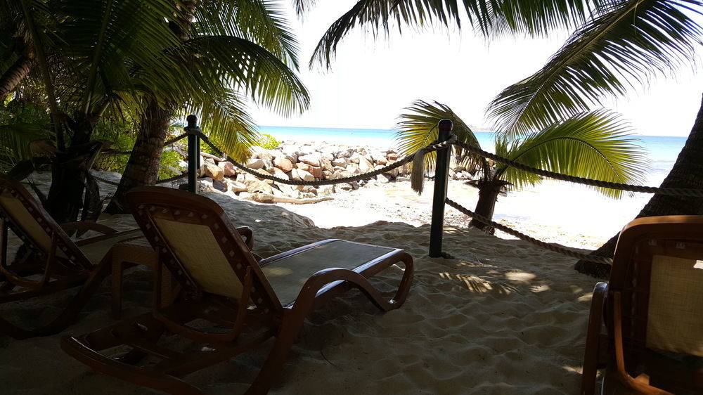 Anse Kerlan Beach Chalets 3*